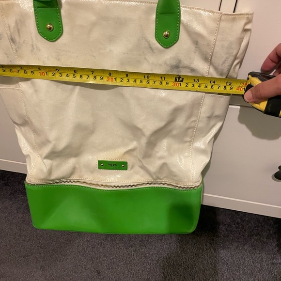 SOLD * SOLD Women’s Limited Edition Travel Tote Shiny Crème with Green Accents - Picture 13 of 16